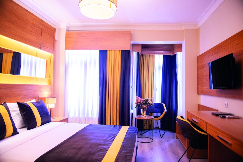 Deluxe Double or Twin Room photo 1