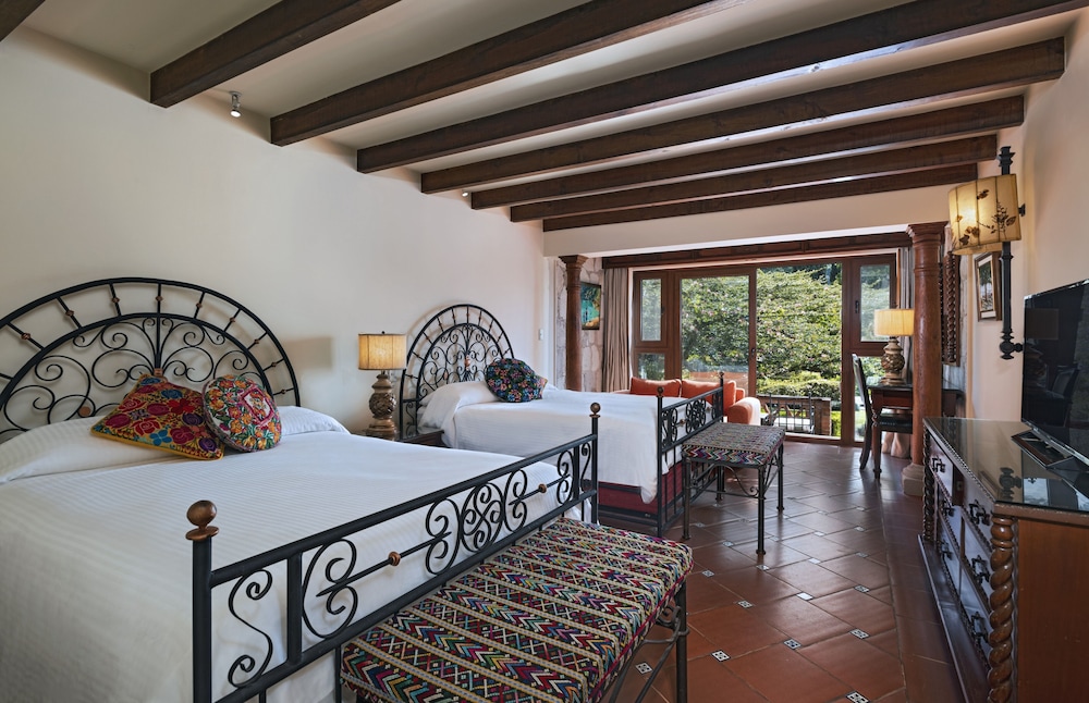 Basic Room, 2 Double Beds, Garden View