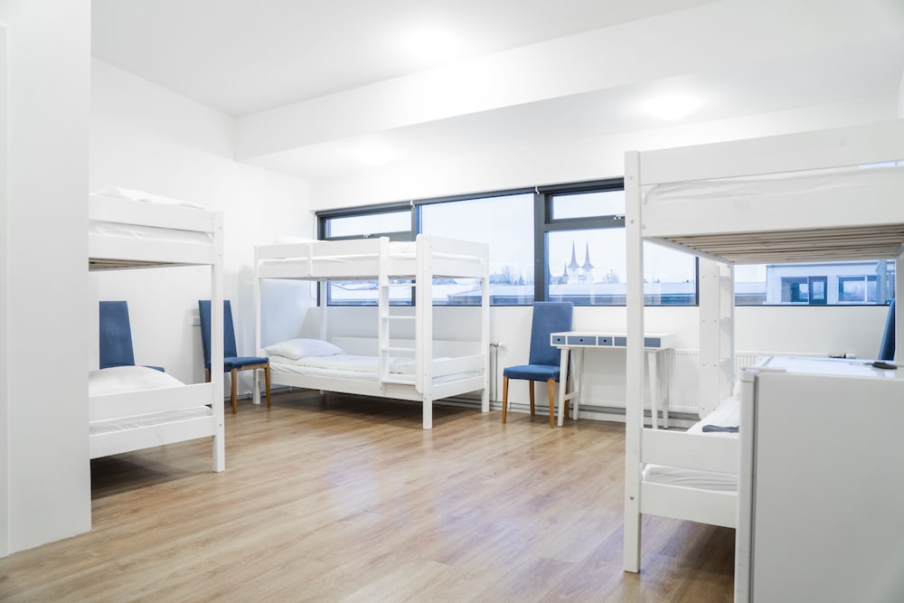 Room for 6 people with Private Bathroom photo 2