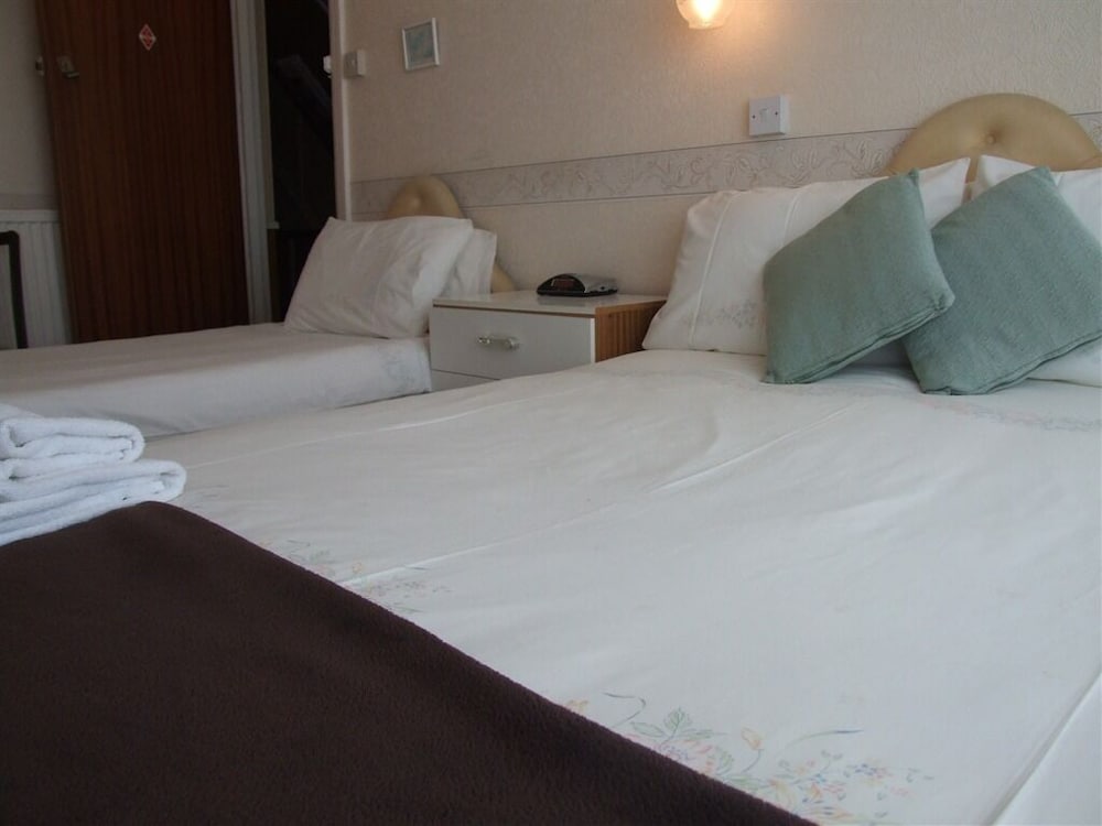 Twin Room, Ensuite photo 1