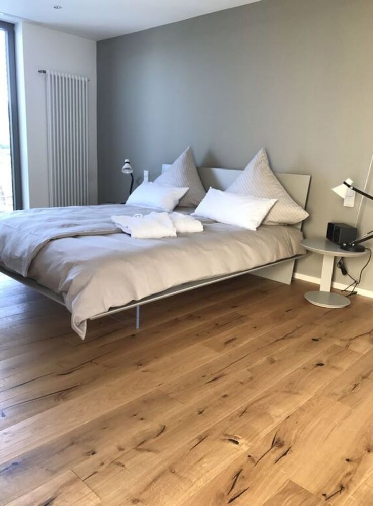 Apartment photo 2