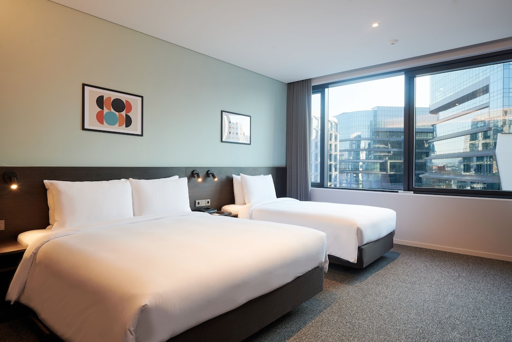 [Teenieping World Package] Family Twin Room - Photo 1