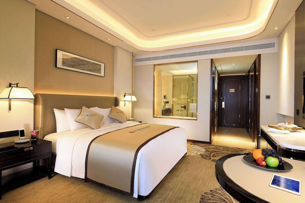 Premium Room, 1 King Bed, Non Smoking photo 1