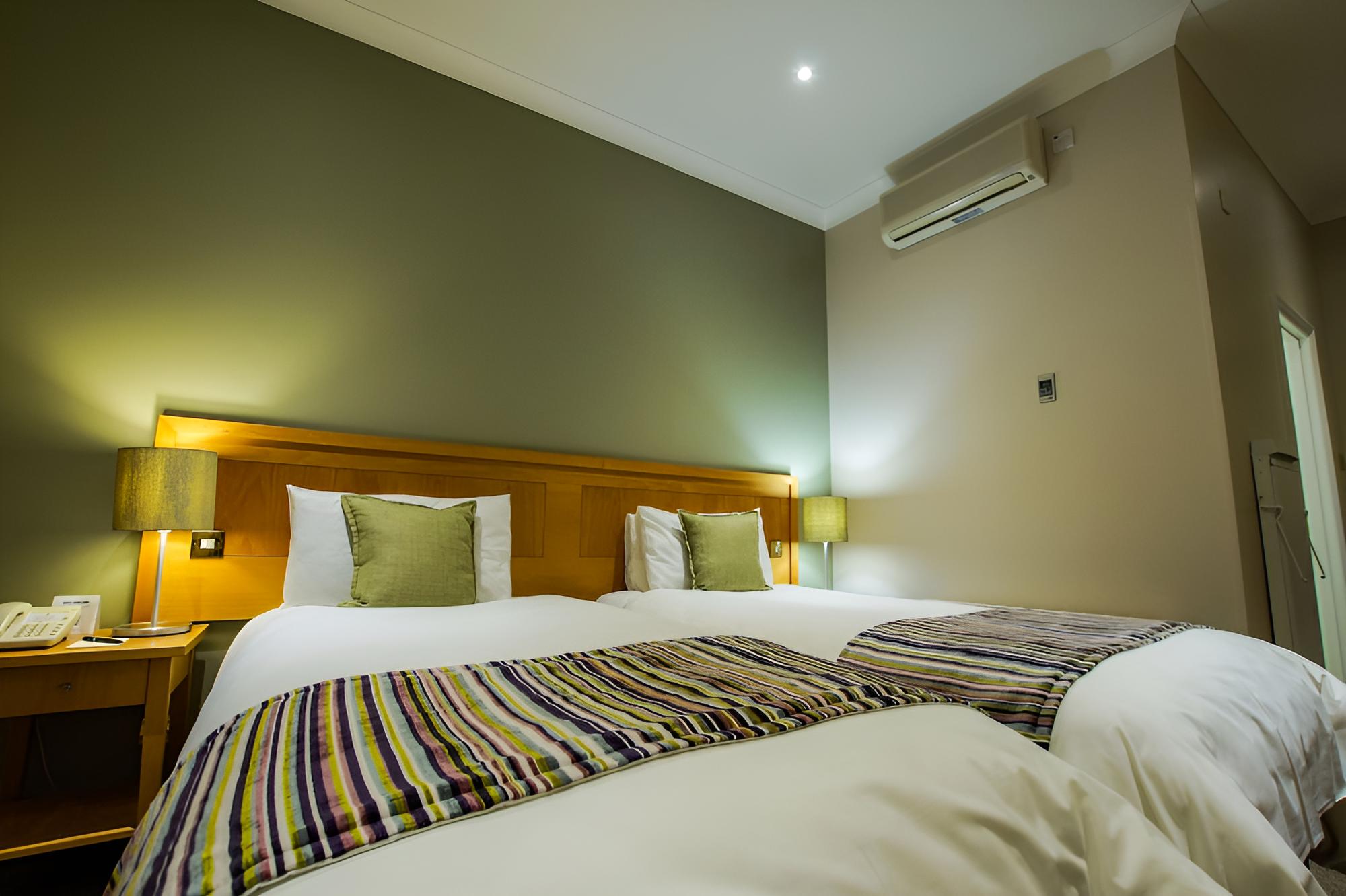 Classic Twin Room - Photo 4