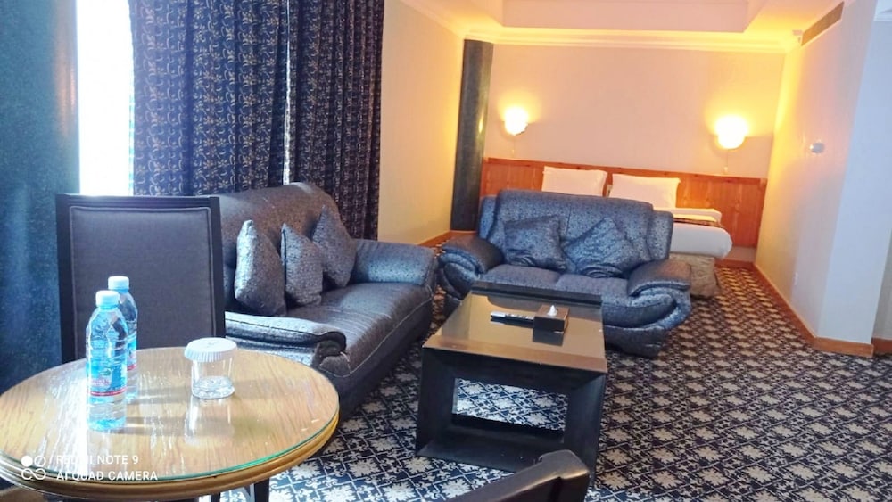 Junior Studio Suite, 1 Bedroom, Partial Sea View photo 1