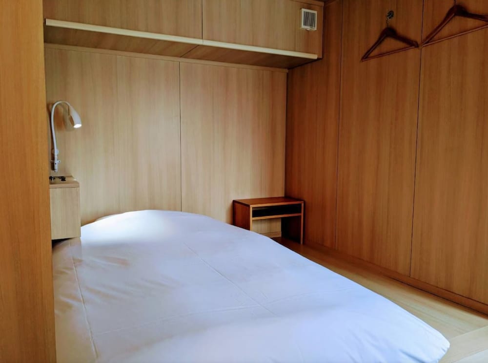Economy Cabin photo 3