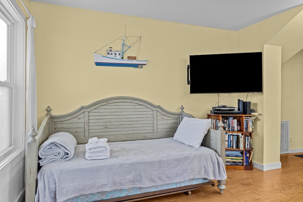 House, 2 Bedrooms photo 1