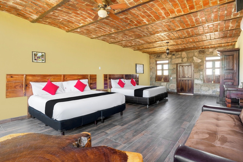 Deluxe Quadruple Room, Multiple Beds (With View) photo 1