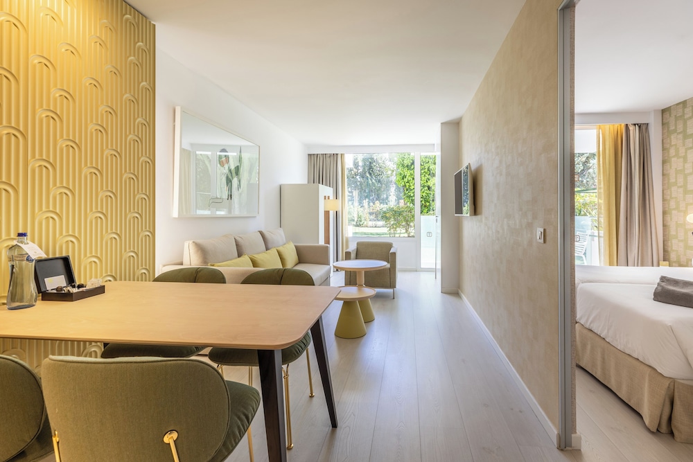 Club Apartment, Terrace, Annex Building (3 adults + 1 child)