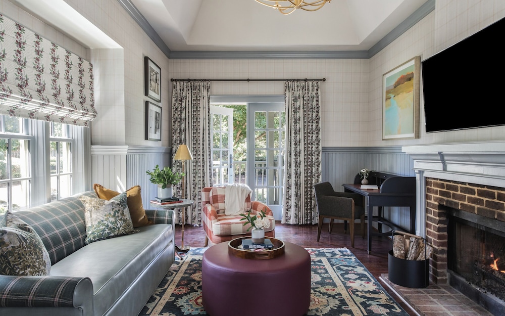 One-Bedroom Cottage Suite, Pet Friendly