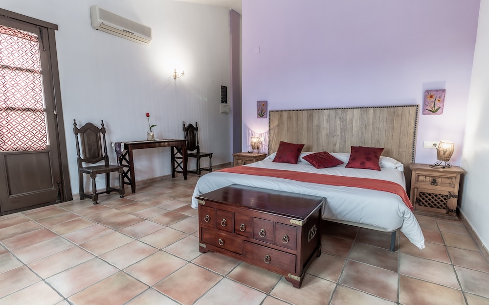 Deluxe Studio Suite - Photo 11