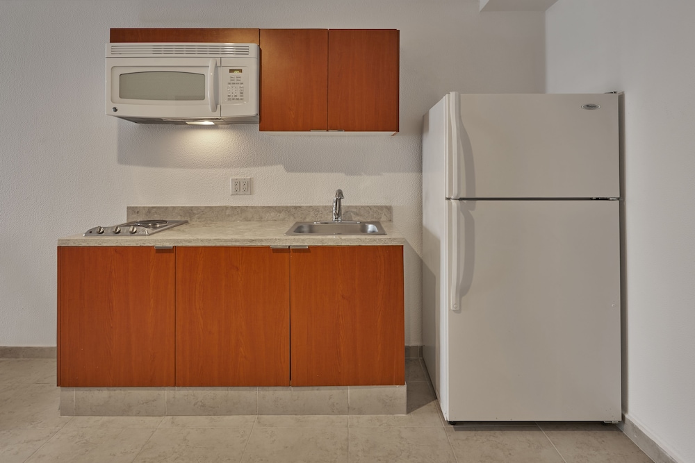 Suite, 2 Queen Beds - Photo 8