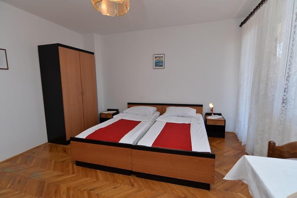 Apartment, 1 Bedroom (668/1586)