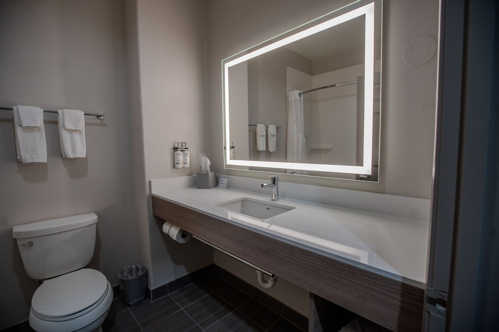 Suite, Multiple Beds - Photo 8