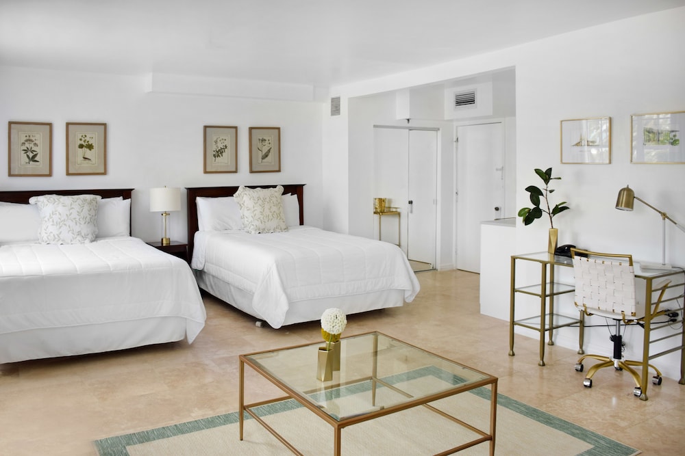Premium Studio Suite, 2 Queen Beds - Photo 5
