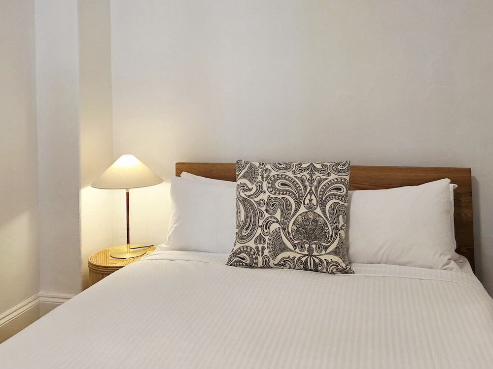 Deluxe Two-Bedroom Apartment
