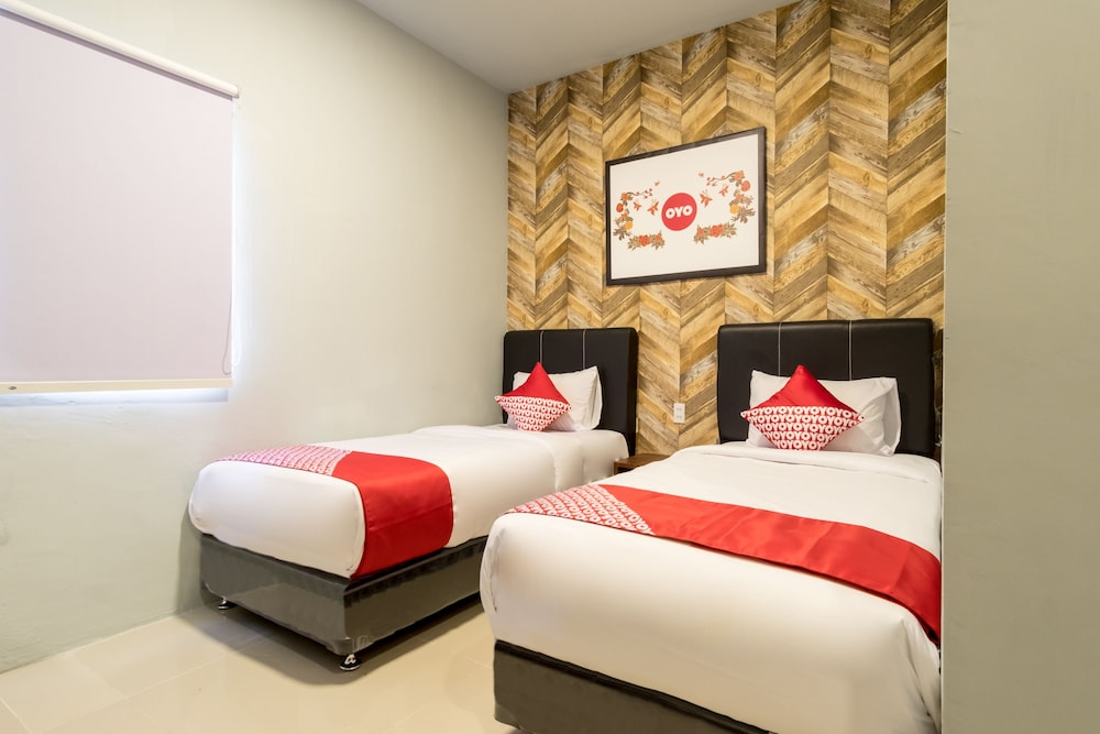 Standard Twin Room - Photo 1