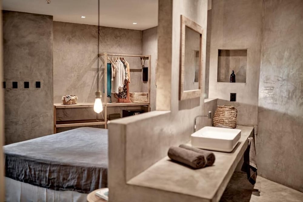 Suite (Master Q7) photo 2