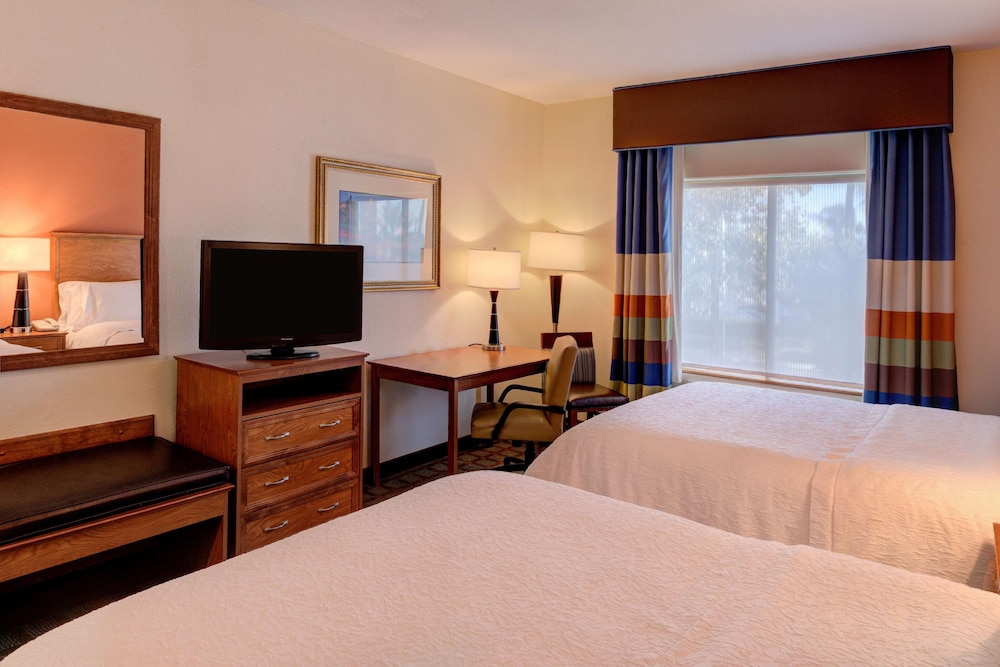 Room, 2 Queen Beds, Accessible, Non Smoking - Photo 2