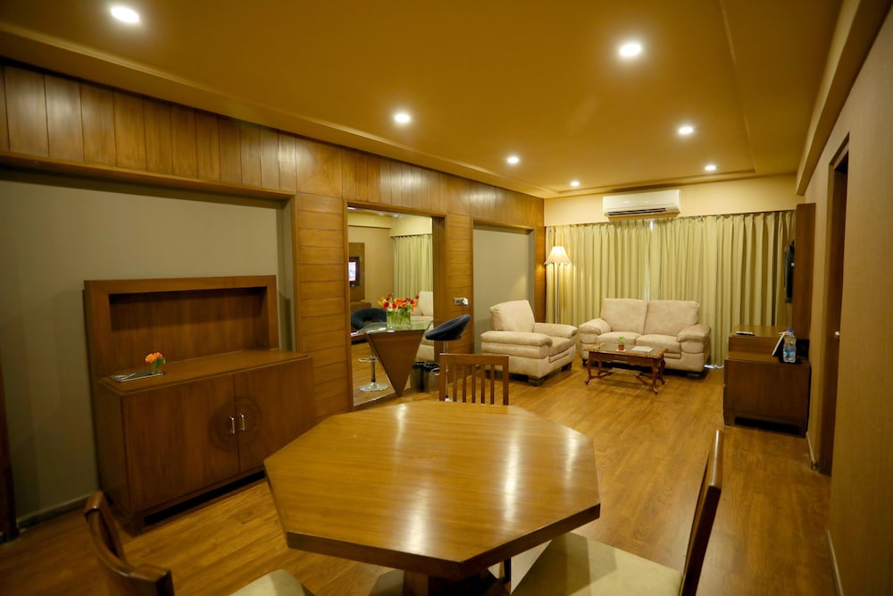 Pelican Suite - Photo 2