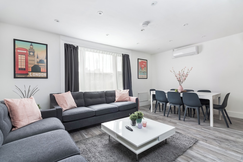 Family Apartment, 3 Bedrooms, Air conditioning photo 1