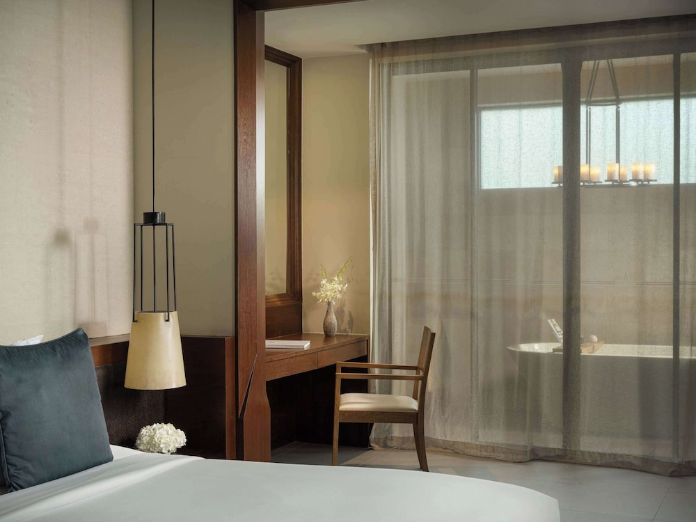 Hideaway Suite, Private Pool, 1 King Bed photo 2