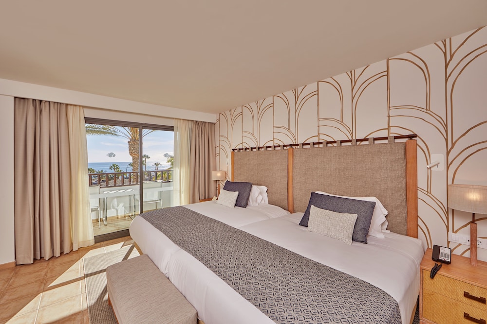 Suite, Terrace, Partial Sea View (Preferred Club)