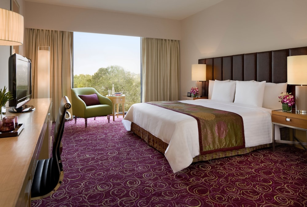 Superior Room, 1 King Bed - Photo 8