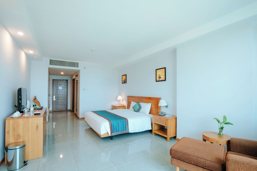 Deluxe Room, 1 Bedroom, City View photo 2