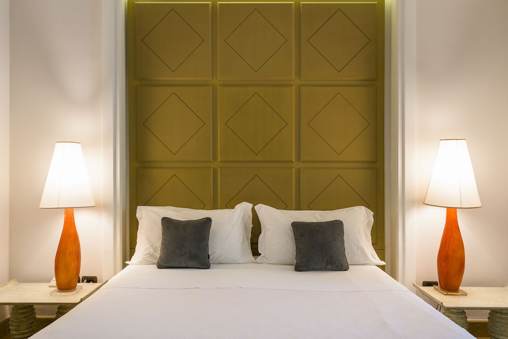 Classic Double or Twin Room - Photo 10