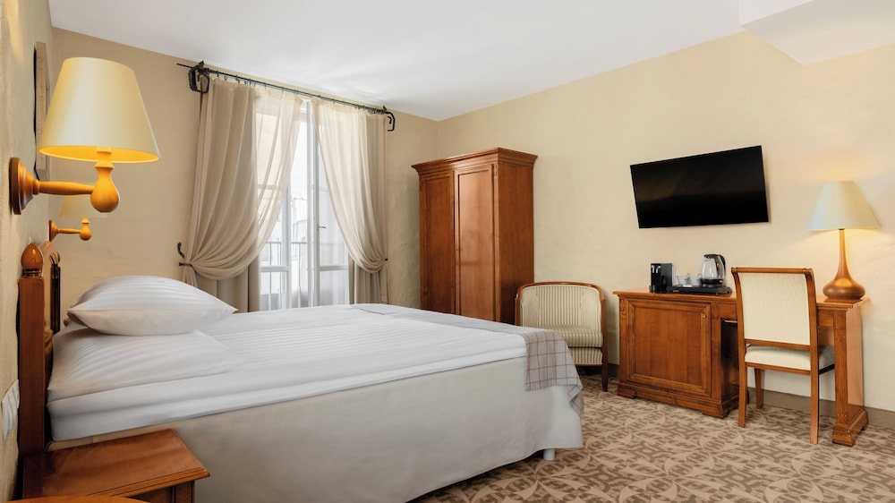 Superior Double or Twin Room - Photo 12