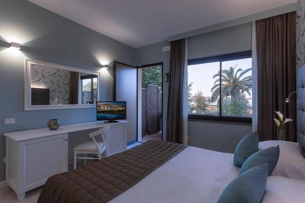 Triple Room (Prestige)
