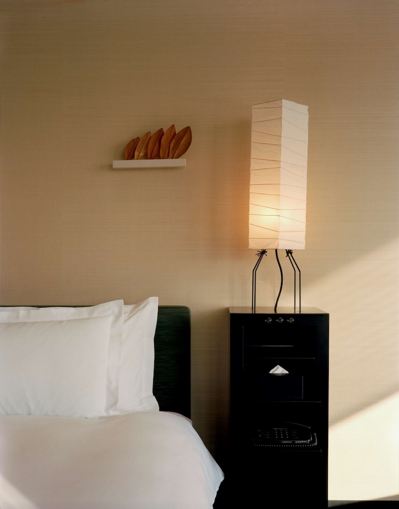 Deluxe Room, 1 King Bed - Photo 6