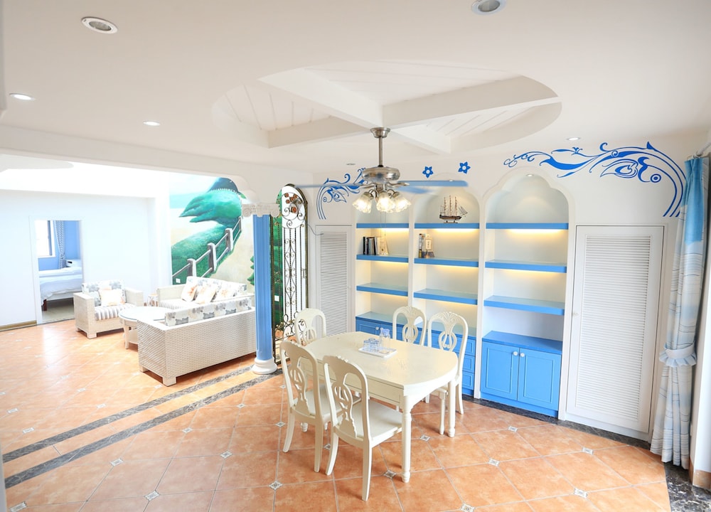 Villa photo 2