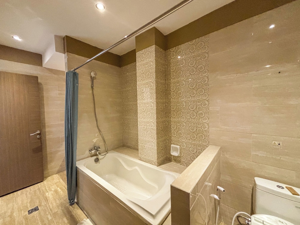 Junior Suite, 1 Bedroom - Photo 26