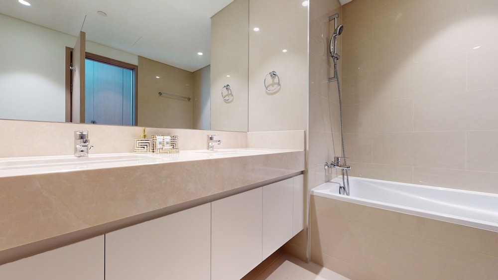 Apartment, 2 Bedrooms, Pool Access photo 2