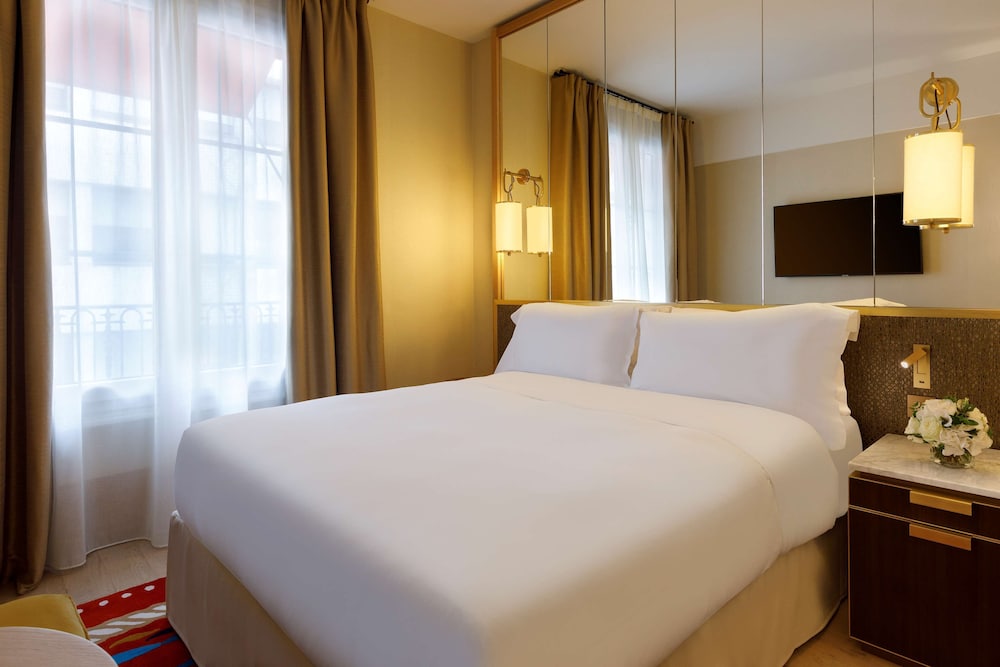 Superior Room, 1 Queen Bed photo 3