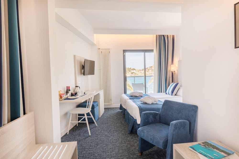 Superior Room, Balcony, Oceanfront photo 2