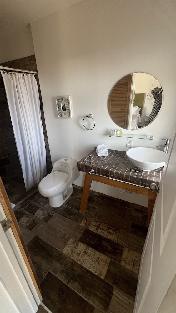 Comfort Room photo 3