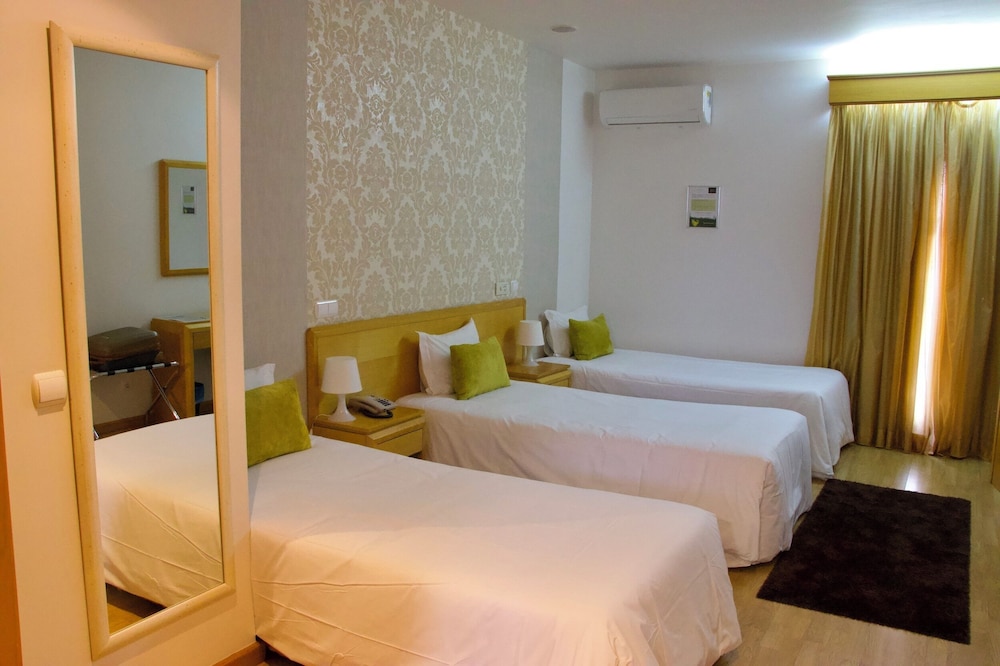 Standard Triple Room - Photo 2