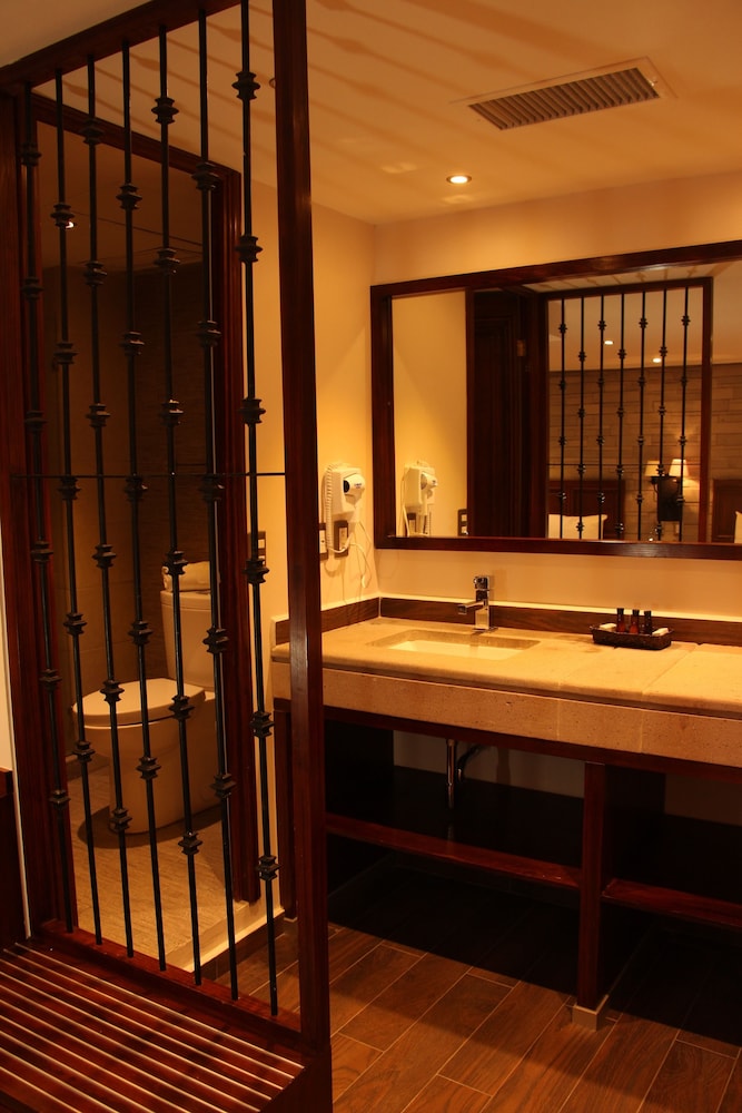 Standard Room, 2 Double Beds, City View - Photo 10