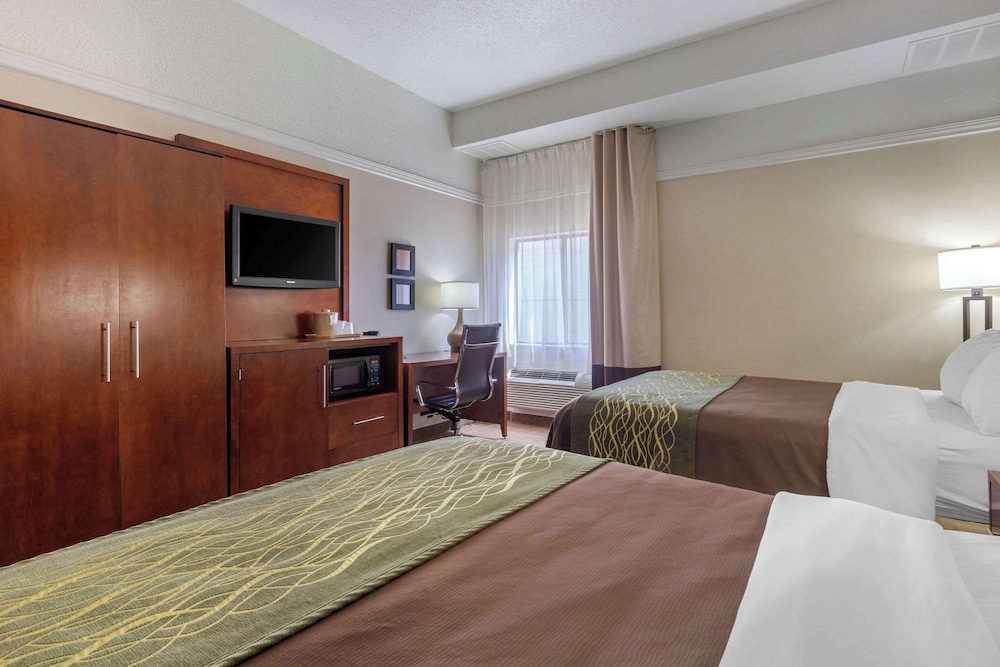 Standard Room, 2 Queen Beds, Non Smoking - Photo 4