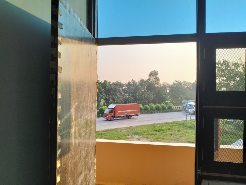 Deluxe Single Room, Garden View photo 3