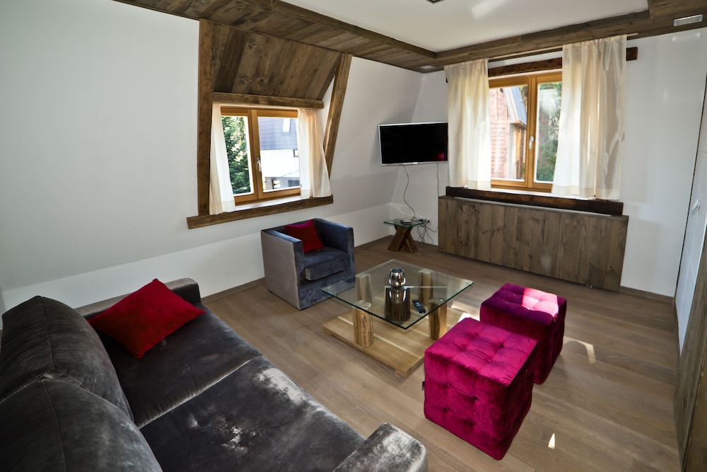 Deluxe Apartment, 1 King Bed with Sofa bed, Non Smoking photo 2
