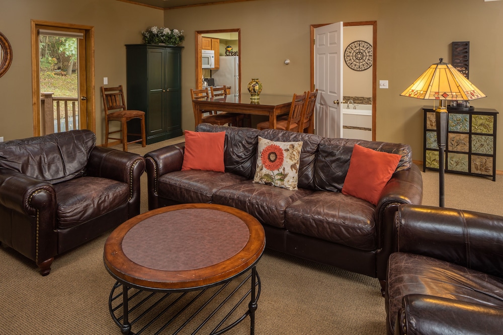 Suite, 2 Queen Beds, Lake View