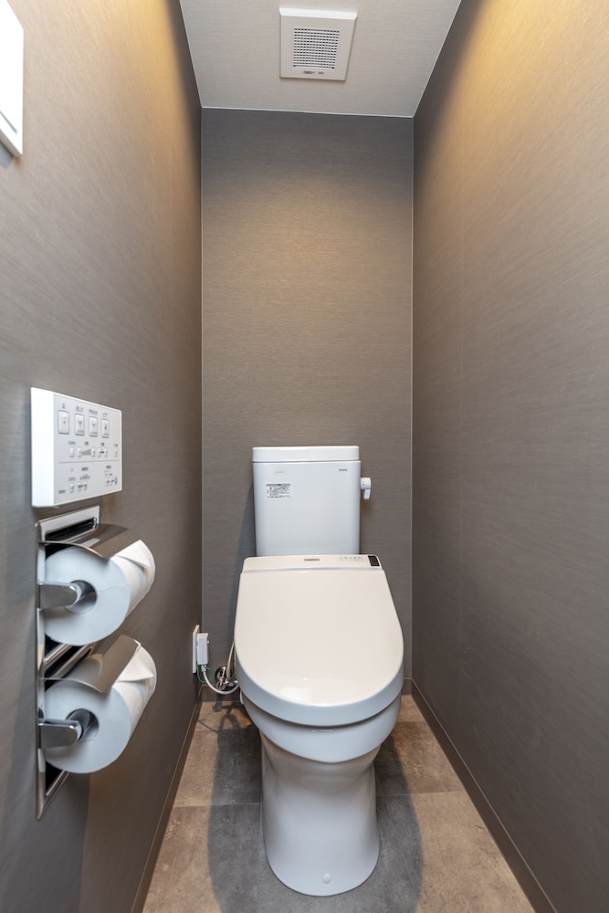 Premium Twin Room - Photo 12