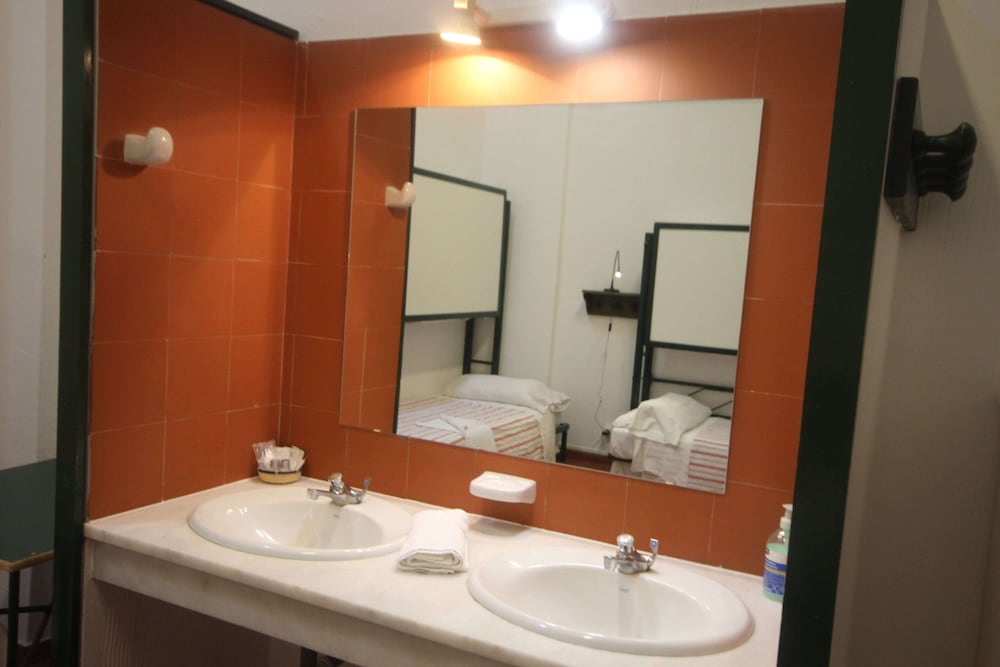 Family Room, Private Bathroom photo 3