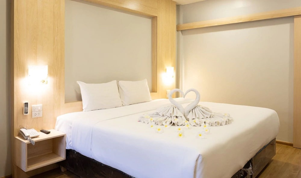 Deluxe Room - Photo 6