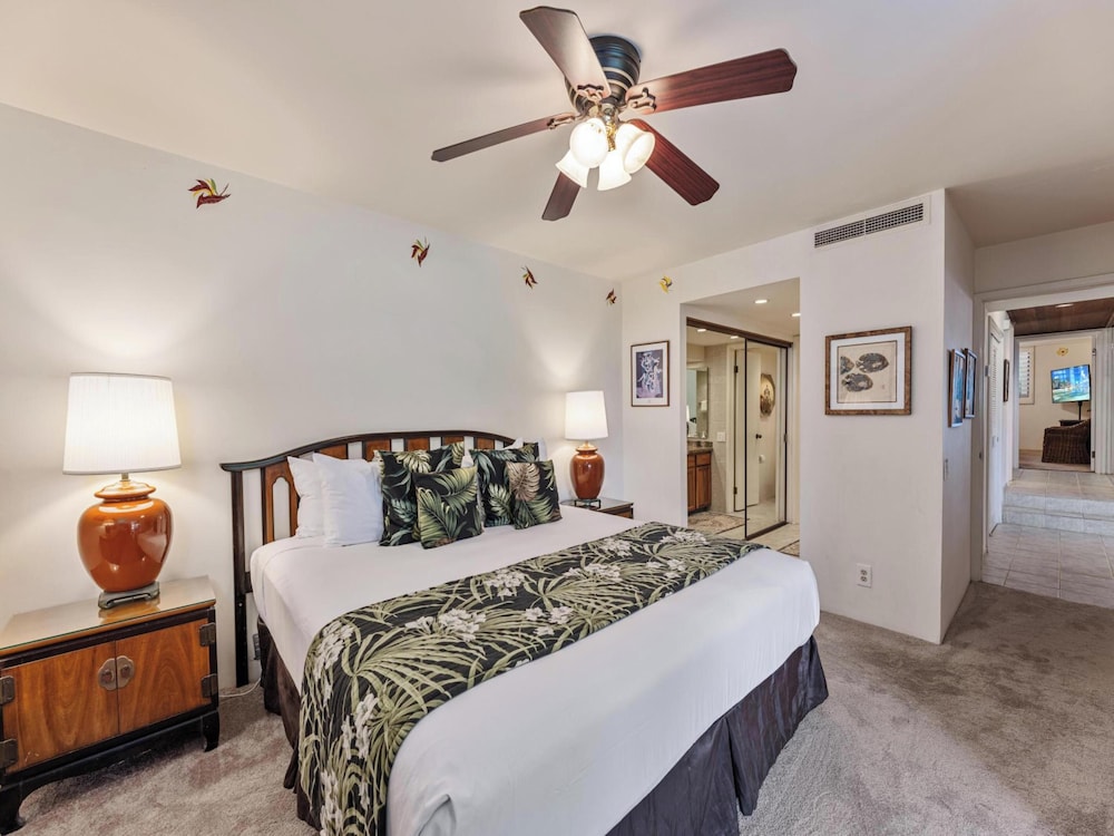 Condo, 2 Bedrooms, Oceanfront (102) photo 2