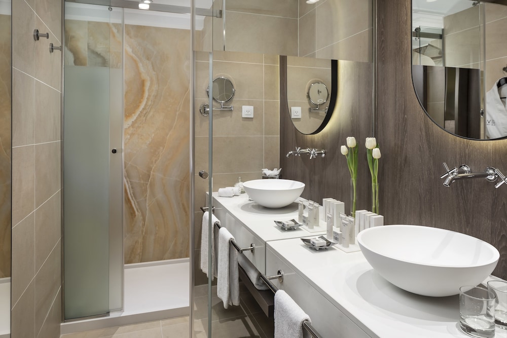 The Level, Deluxe Room - Photo 10